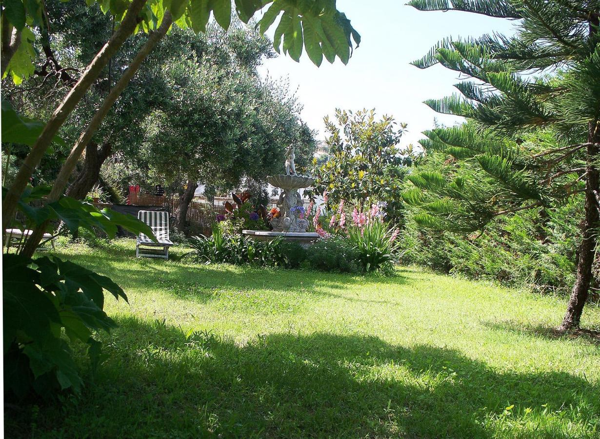 La Tana Del Tasso Ventimiglia Bed & Breakfast Ngoại thất bức ảnh