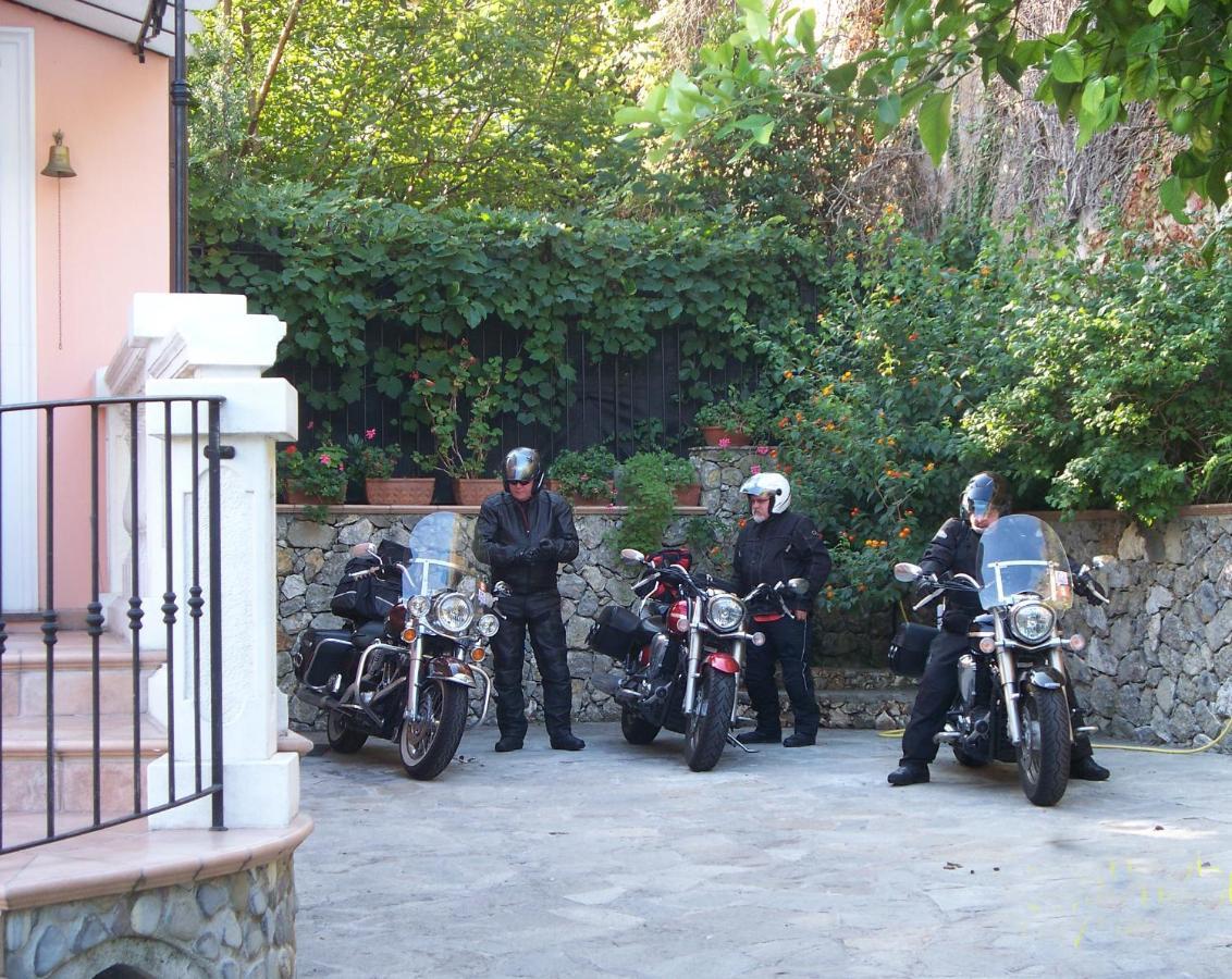 La Tana Del Tasso Ventimiglia Bed & Breakfast Ngoại thất bức ảnh